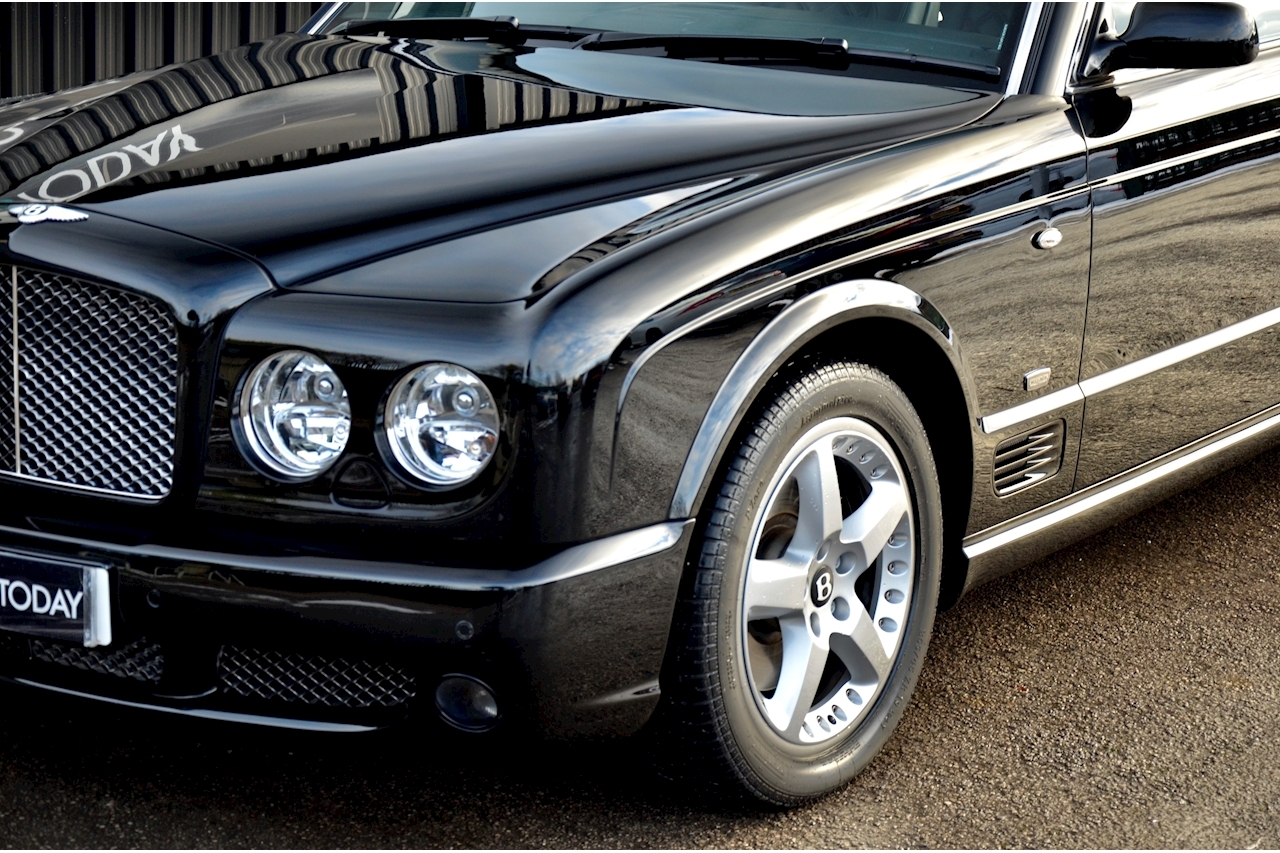 Bentley Arnage T Mulliner Level 2 2009 Model + Hooper Rear Window + Exceptional Condition and Provenance - Large 19