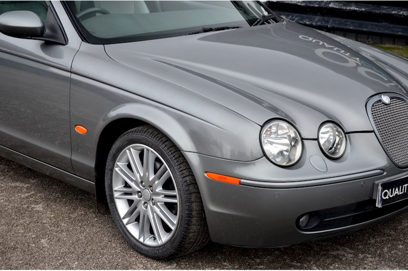 Jaguar S-Type V6 Sport S-Type V6 Sport S-Type V6 Sport 3.0 4dr Saloon Automatic Petrol Image 17
