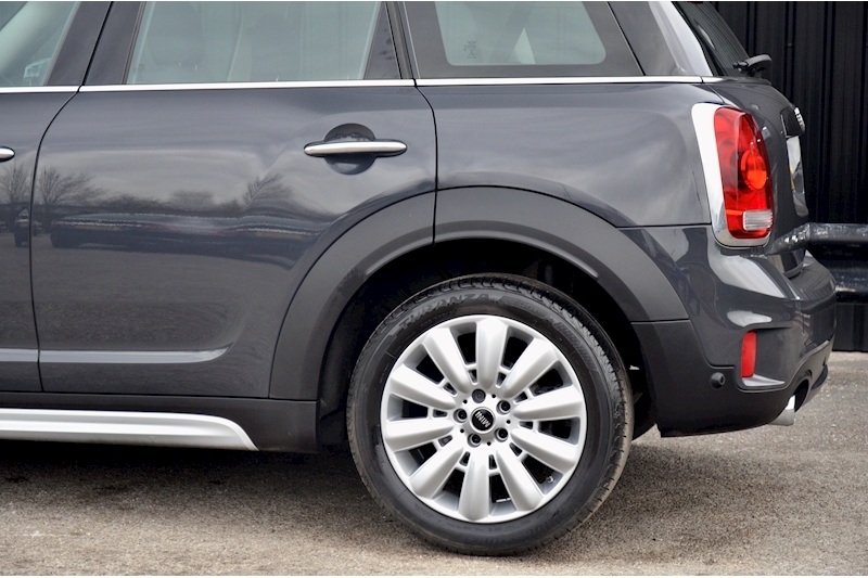 MINI Countryman Cooper S Countryman Cooper S Just 17k Miles + Navigation Plus + Automatic + CHILI Pack Image 26