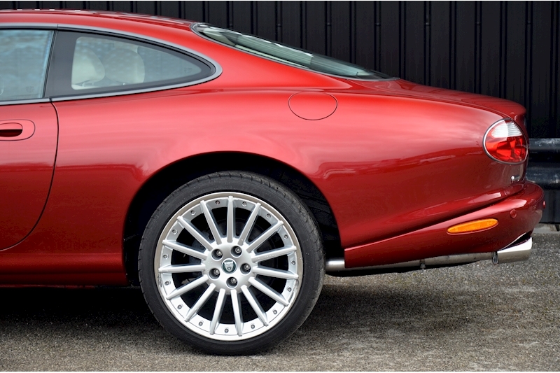 Jaguar XK8 XK8 Radiance Red + Ivory + Main Dealer History up to date Image 21