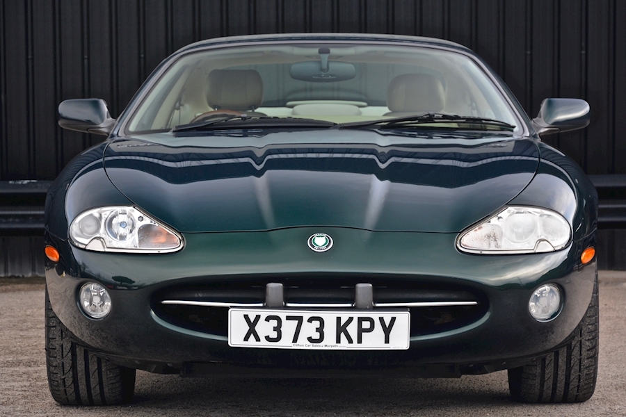 Jaguar Xk8 4.0 Coupe *Emerald Green + Cashmere + 13 Stamps* Image 3