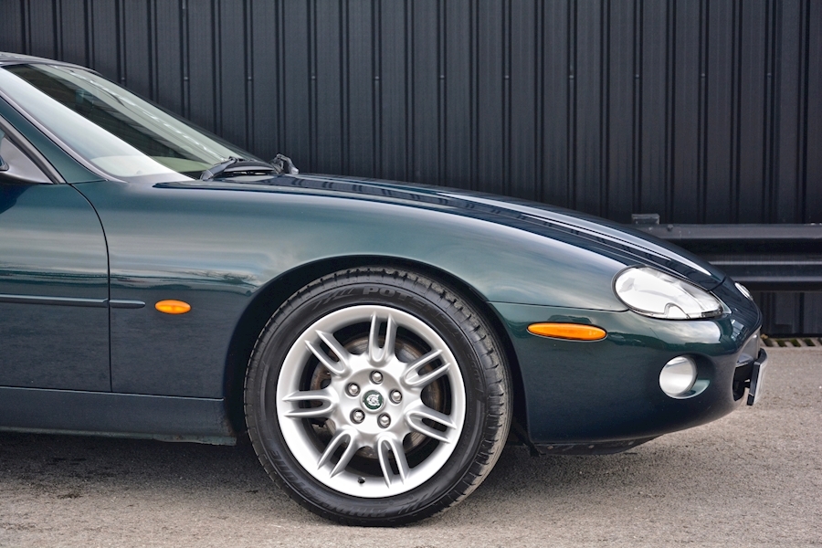 Jaguar Xk8 4.0 Coupe *Emerald Green + Cashmere + 13 Stamps* Image 16