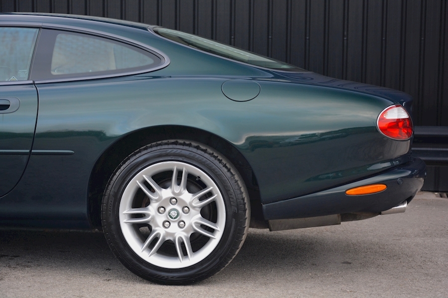 Jaguar Xk8 4.0 Coupe *Emerald Green + Cashmere + 13 Stamps* Image 20