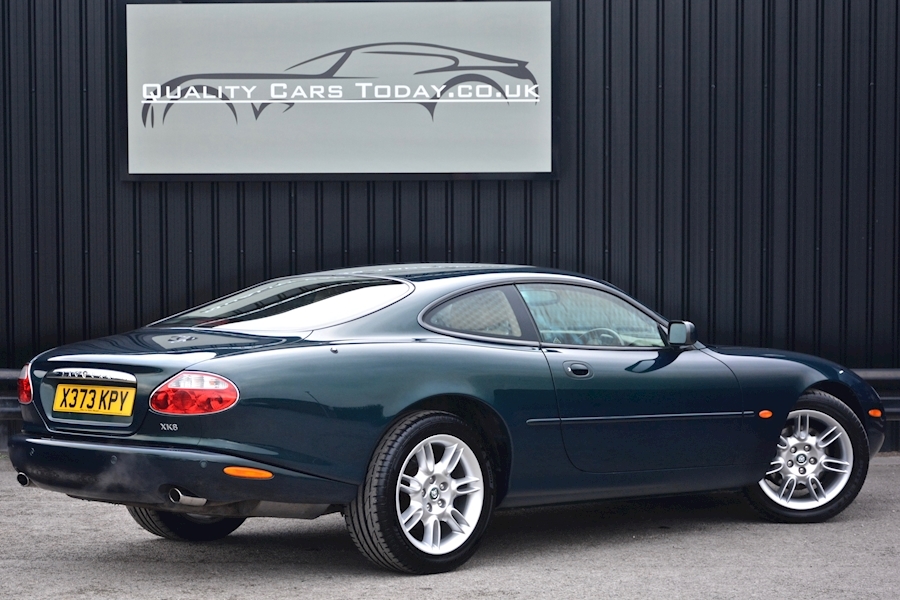 Jaguar Xk8 4.0 Coupe *Emerald Green + Cashmere + 13 Stamps* Image 12