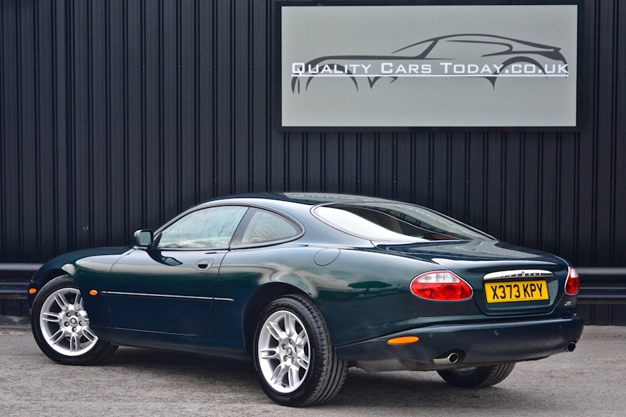 Jaguar Xk8 4.0 Coupe *Emerald Green + Cashmere + 13 Stamps* Image 11