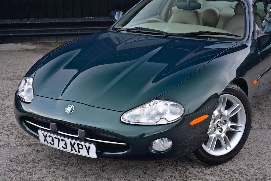 Jaguar Xk8 4.0 Coupe *Emerald Green + Cashmere + 13 Stamps* Image 13