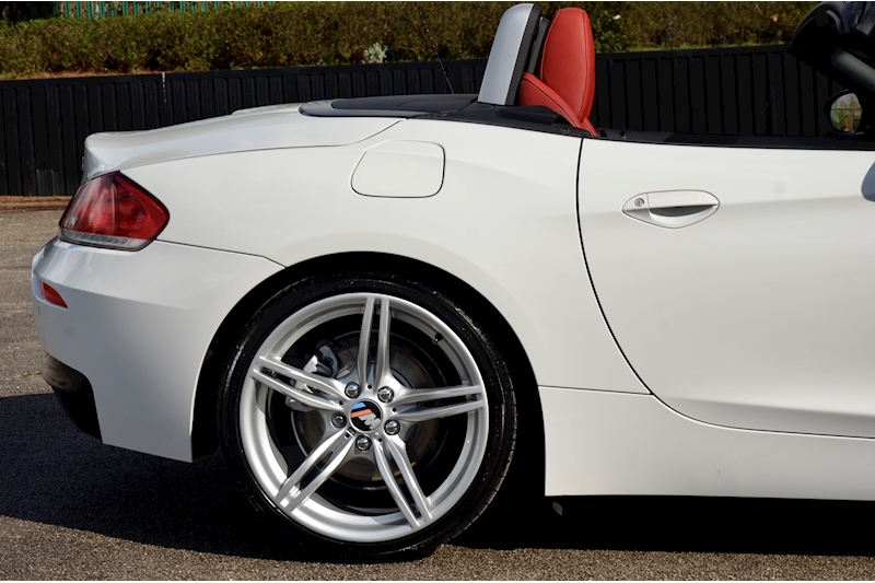 BMW Z4 sDrive23i M Sport Roadster Automatic + BMW Approved Used in 2020 Image 15