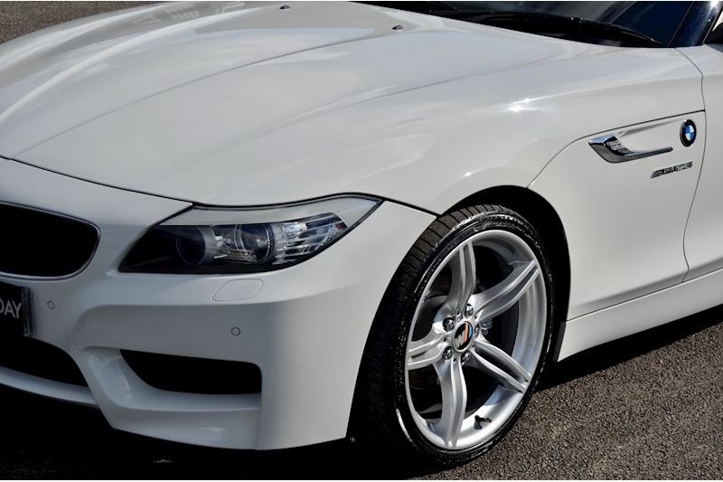 BMW Z4 sDrive23i M Sport Roadster Automatic + BMW Approved Used in 2020 Image 18
