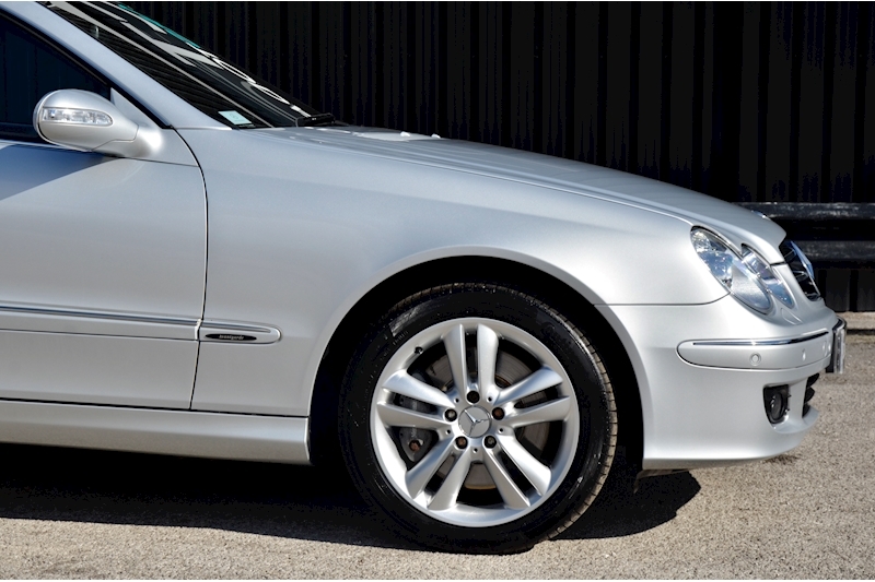 Mercedes-Benz CLK 350 Avantgarde 1 Owner + Full MB History + Outstanding Image 15