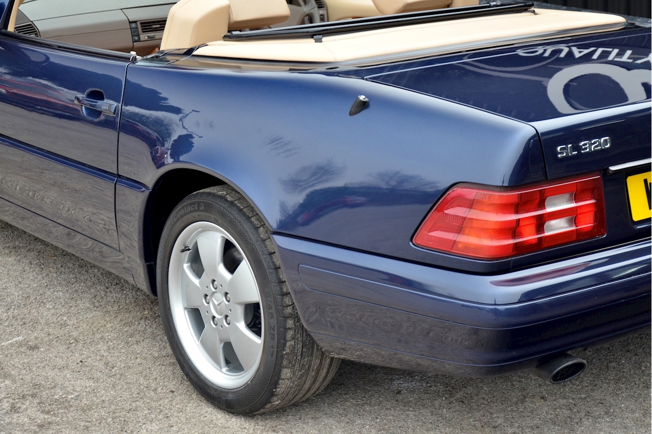 Mercedes-Benz SL 320 R129 3.2 V6 + Panoramic Glass Roof + Recent MB Service - Large 29