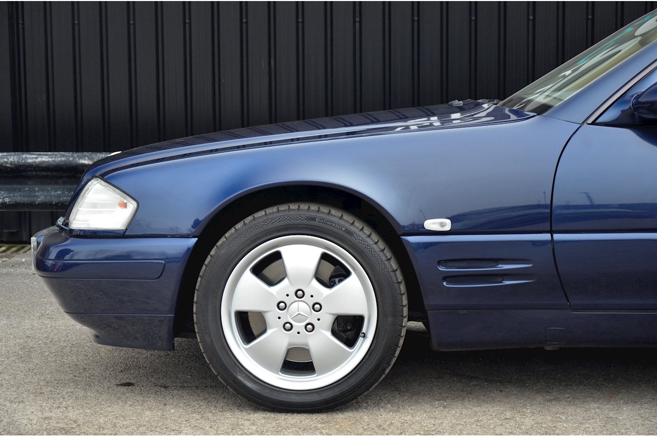 Mercedes-Benz SL 320 R129 3.2 V6 + Panoramic Glass Roof + Recent MB Service - Large 27