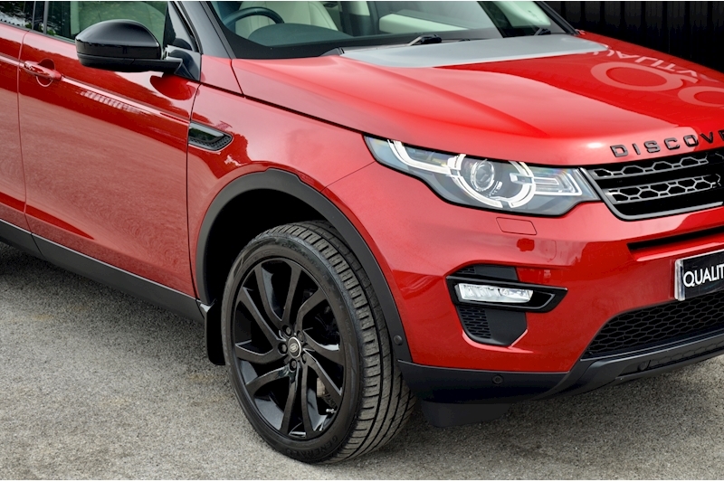 Land Rover Discovery Sport HSE Lux Auto + 7 Seats + Pano Roof + Black Pack + Climate Seats Image 13