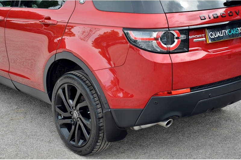 Land Rover Discovery Sport HSE Lux Auto + 7 Seats + Pano Roof + Black Pack + Climate Seats Image 29