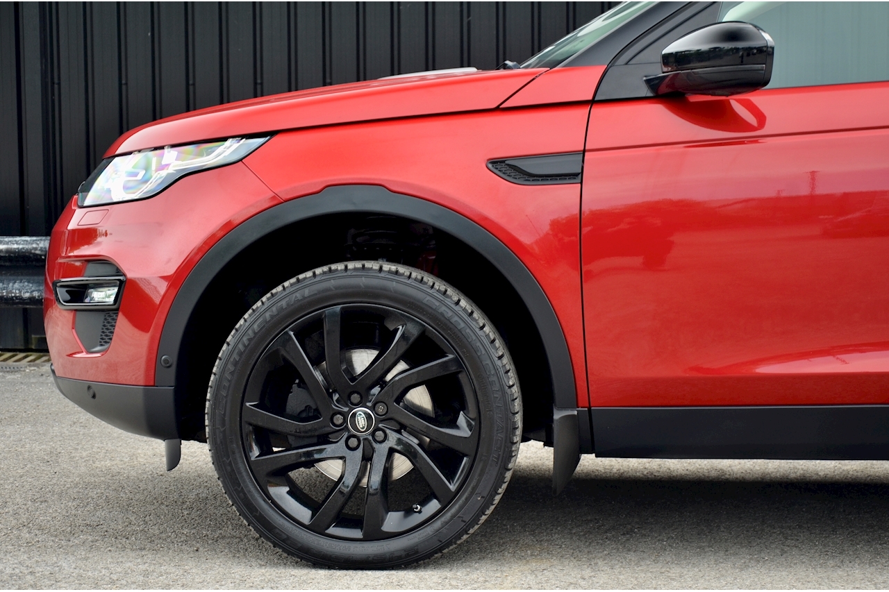 Land Rover Discovery Sport HSE Lux Auto + 7 Seats + Pano Roof + Black Pack + Climate Seats - Large 27