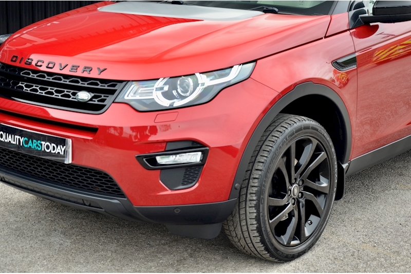 Land Rover Discovery Sport HSE Lux Auto + 7 Seats + Pano Roof + Black Pack + Climate Seats Image 26