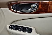 Jaguar XJ 3.0 V6 XJ 3.0 V6 XJ 3.0 V6 3.0 4dr Saloon Automatic Petrol - Thumb 24