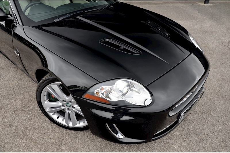 Jaguar XKR Ultimate Black + Ivory Soft Grain Image 7