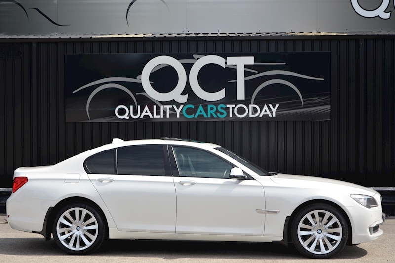 BMW 730d SE Mineral White Metallic + Glass Sunroof + ProNav + Reverse Cam Image 5