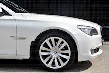 BMW 730d SE Mineral White Metallic + Glass Sunroof + ProNav + Reverse Cam - Thumb 12