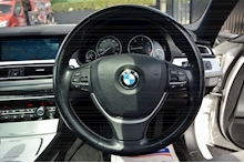 BMW 730d SE Mineral White Metallic + Glass Sunroof + ProNav + Reverse Cam - Thumb 38