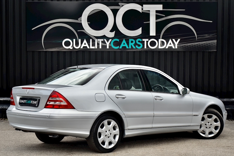 Mercedes-Benz C320 CDI Elegance SE Mercedes Plus 1 Lady Owner + Rare Model + Outstanding Image 11