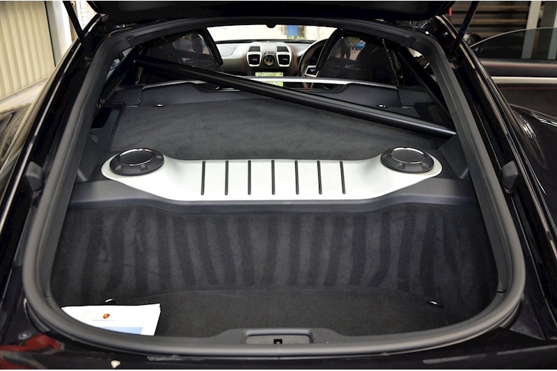 Porsche Cayman GT4 Clubsport Manual + Clubsport Pack + Carbon Bucket Seats + PCM Image 11