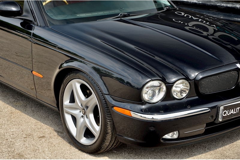 Jaguar XJ8 Sport Premium 3.5 V8 + 3 Former Keepers + 16 Services + Rare Spec Image 18