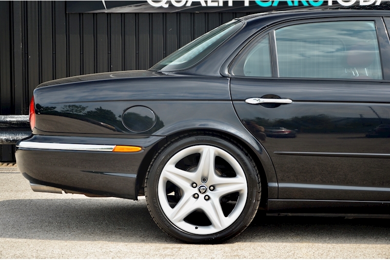 Jaguar XJ8 Sport Premium 3.5 V8 + 3 Former Keepers + 16 Services + Rare Spec Image 16