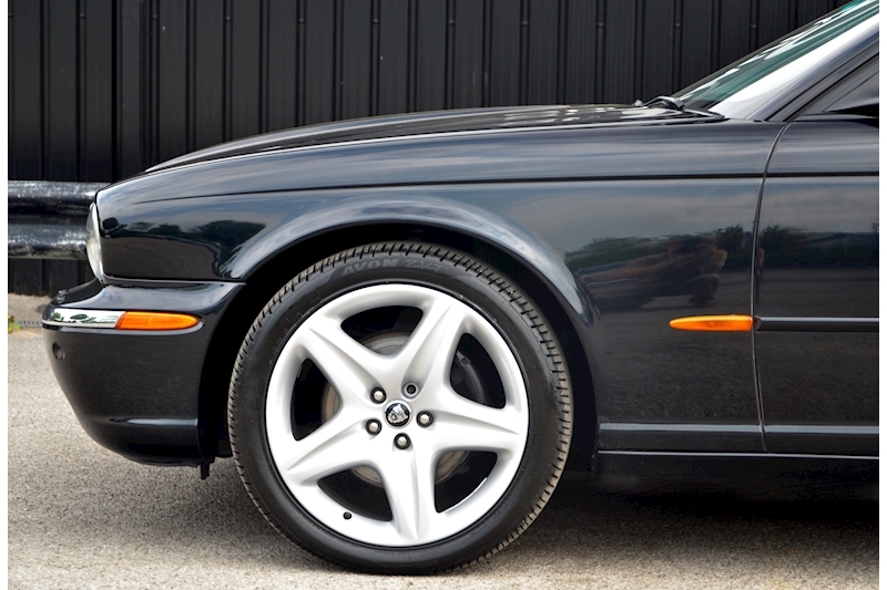 Jaguar XJ8 Sport Premium 3.5 V8 + 3 Former Keepers + 16 Services + Rare Spec Image 25