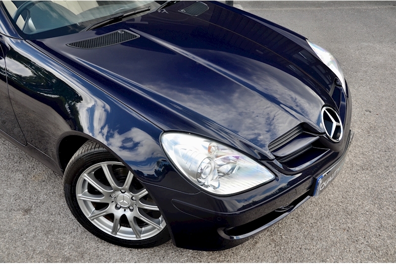 Mercedes-Benz SLK 280 2 Lady Owners + FSH + Designo Leather Roll Bars + AirScarf Image 12