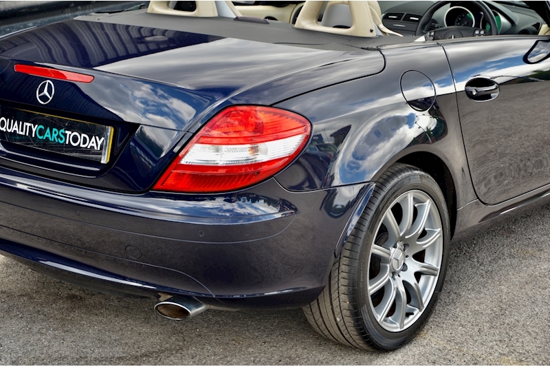 Mercedes-Benz SLK 280 2 Lady Owners + FSH + Designo Leather Roll Bars + AirScarf Image 13