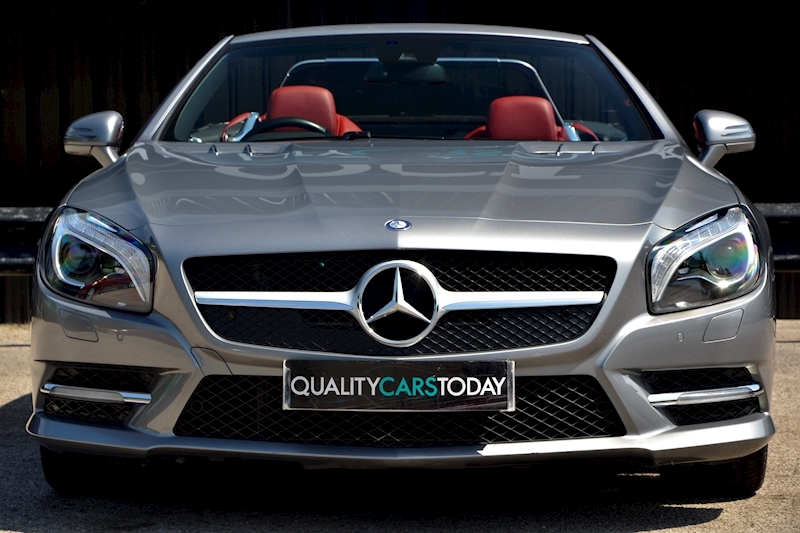 Mercedes-Benz SL 350 AMG Sports Pack + Panoramic Roof + Air Scarf + 10 Services Image 3