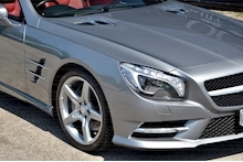 Mercedes-Benz SL 350 AMG Sports Pack + Panoramic Roof + Air Scarf + 10 Services - Thumb 17