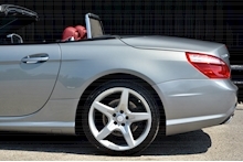 Mercedes-Benz SL 350 AMG Sports Pack + Panoramic Roof + Air Scarf + 10 Services - Thumb 32
