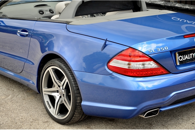 Mercedes-Benz SL 350 Designo Colour + Panoramic Roof + AMG Styling + Huge Spec Image 26