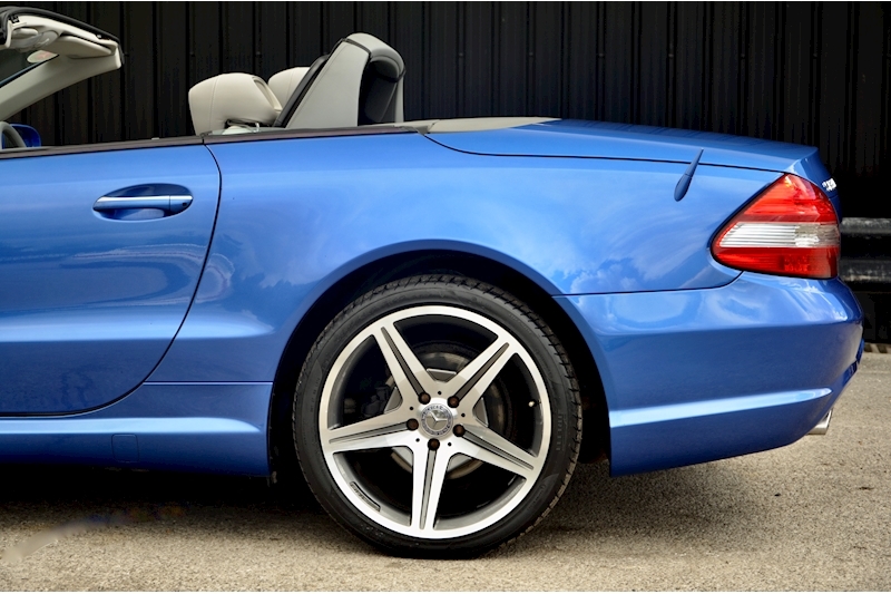 Mercedes-Benz SL 350 Designo Colour + Panoramic Roof + AMG Styling + Huge Spec Image 25