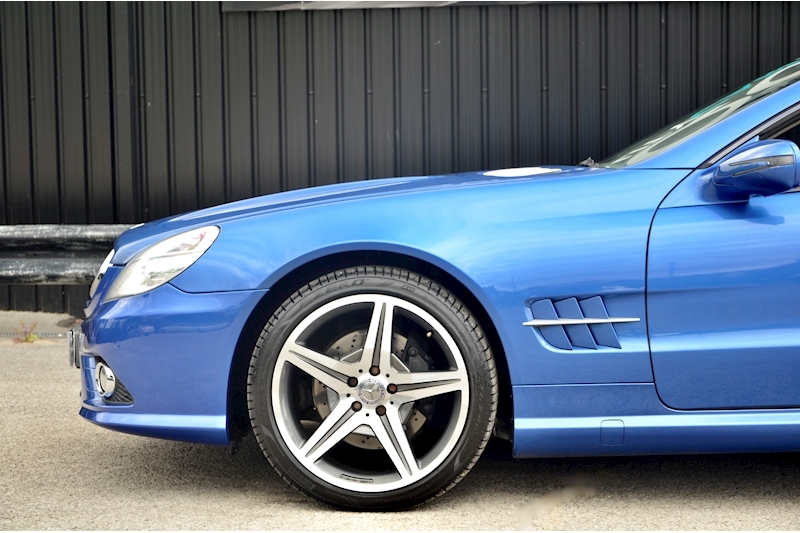 Mercedes-Benz SL 350 Designo Colour + Panoramic Roof + AMG Styling + Huge Spec Image 24