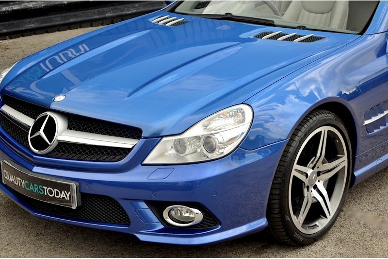 Mercedes-Benz SL 350 Designo Colour + Panoramic Roof + AMG Styling + Huge Spec Image 23