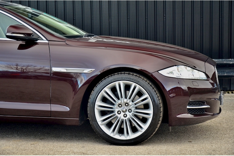 Jaguar XJ Premium Luxury Previously Supplied by Ourselves + Rare Spec + Major Jaguar Service Jan 2022 Image 13