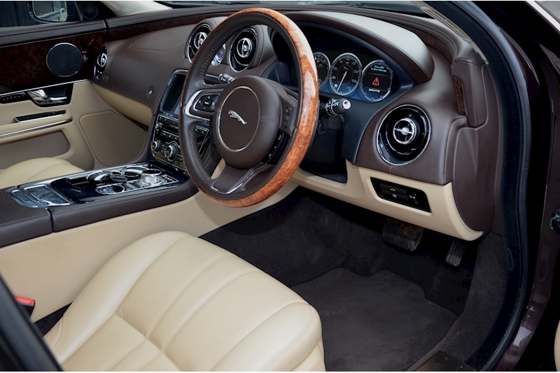 Jaguar XJ Premium Luxury Previously Supplied by Ourselves + Rare Spec + Major Jaguar Service Jan 2022 Image 7