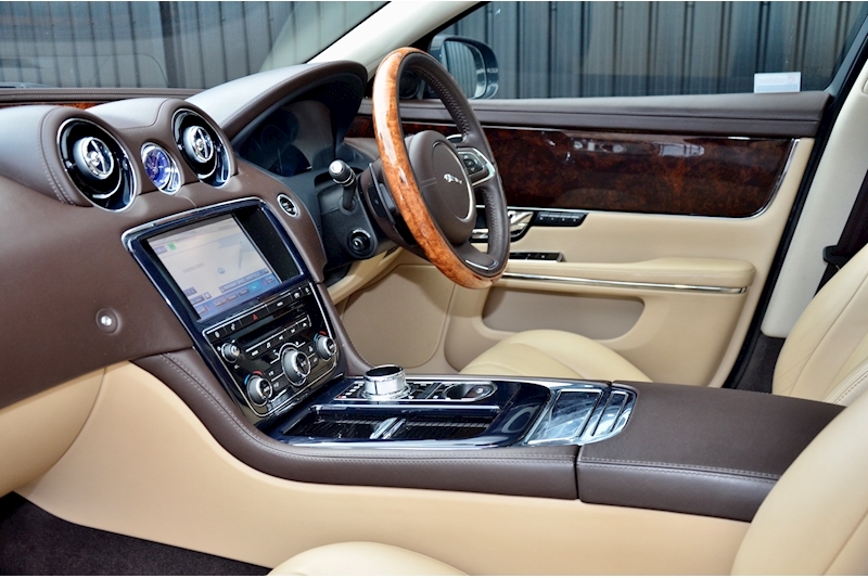 Jaguar XJ Premium Luxury Previously Supplied by Ourselves + Rare Spec + Major Jaguar Service Jan 2022 Image 5