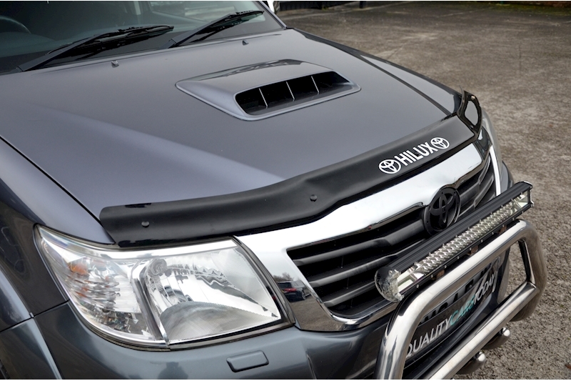 Toyota Hilux Invincible 2 Former Keepers + No VAT Image 8