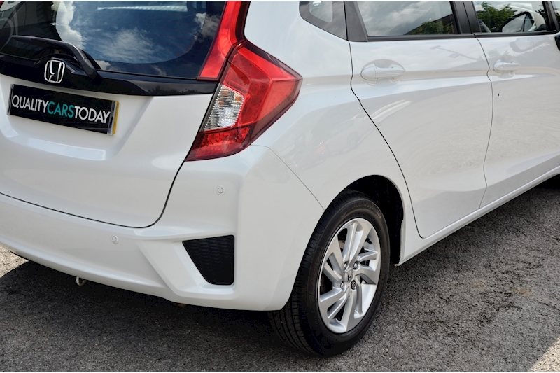 Honda Jazz Full Service History + Lane Departure + Bluetooth + Cruise Image 12