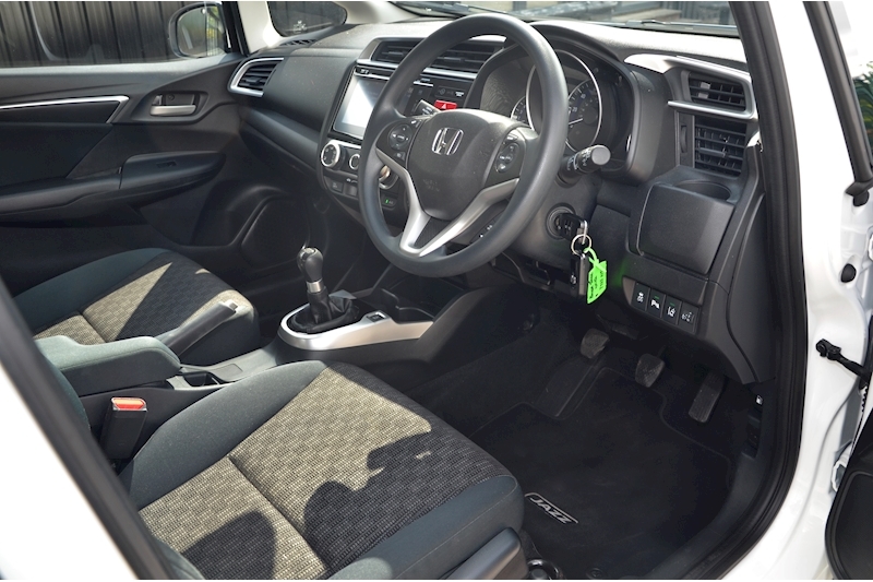 Honda Jazz Full Service History + Lane Departure + Bluetooth + Cruise Image 6