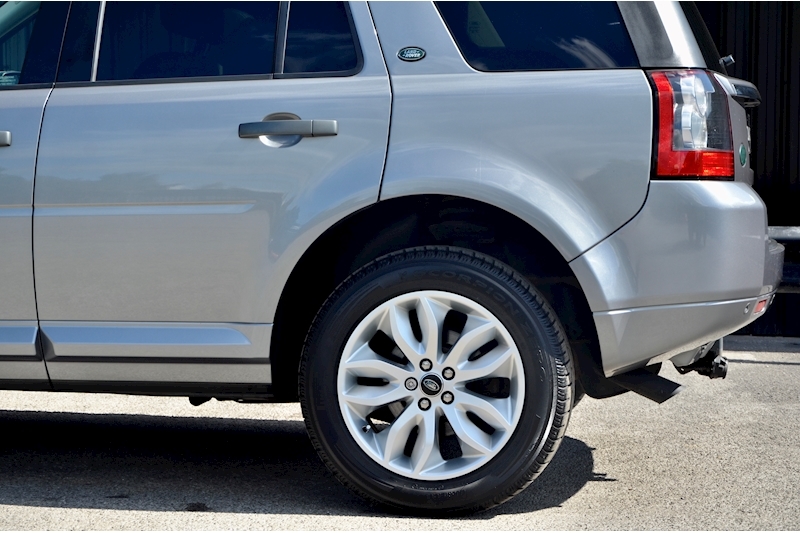 Land Rover Freelander SD4 HSE Automatic + 1 Former Keeper + Full History + Pano Roof + Nav + Premium Sound Image 26