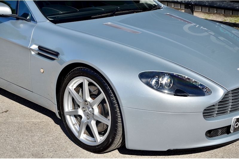 Aston Martin Vantage 4.3 V8 Coupe 2dr Petrol Manual Euro 4 (380 bhp) Image 15