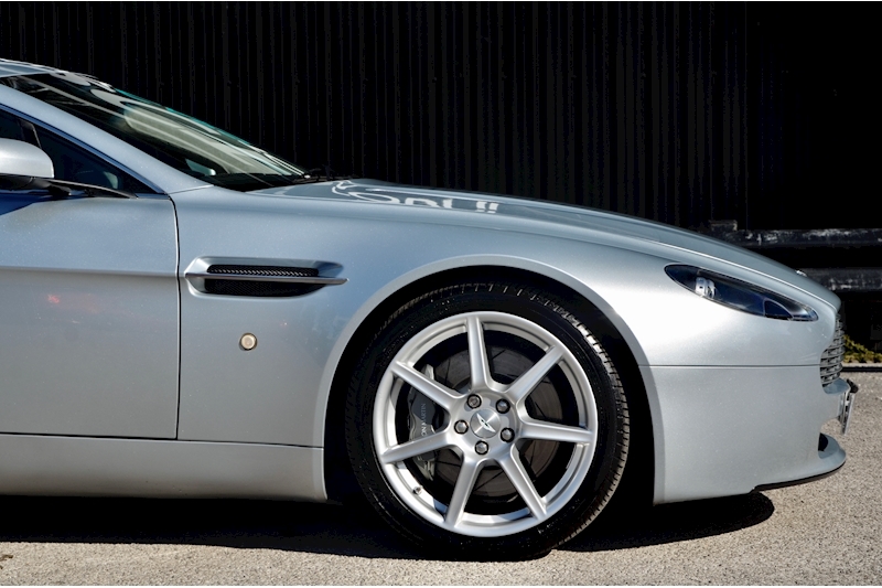 Aston Martin Vantage 4.3 V8 Coupe 2dr Petrol Manual Euro 4 (380 bhp) Image 14