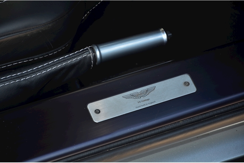 Aston Martin Vantage 4.3 V8 Coupe 2dr Petrol Manual Euro 4 (380 bhp) Image 17