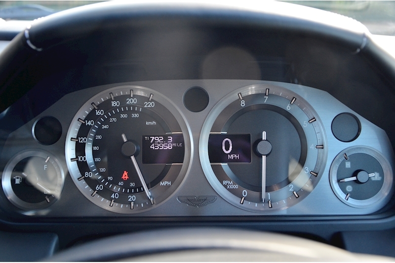 Aston Martin Vantage 4.3 V8 Coupe 2dr Petrol Manual Euro 4 (380 bhp) Image 20