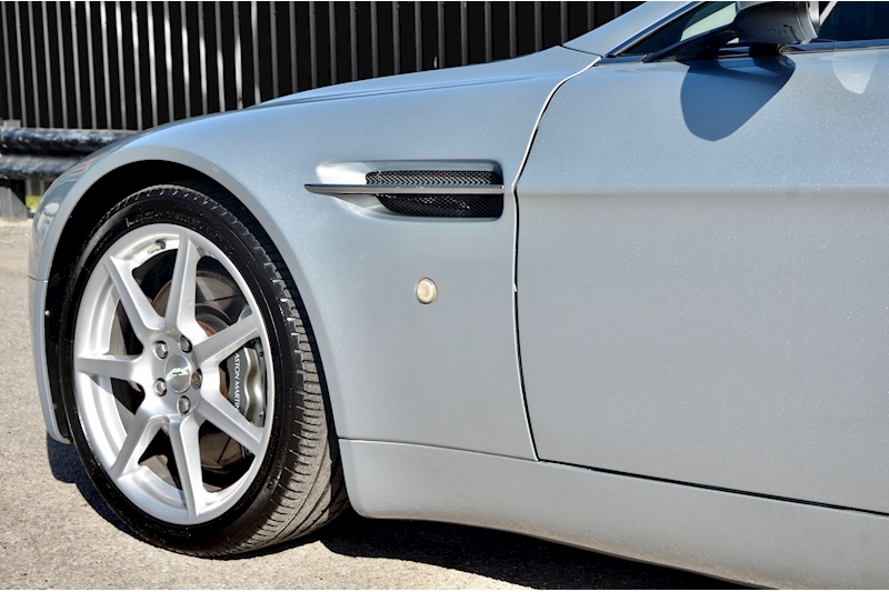 Aston Martin Vantage 4.3 V8 Coupe 2dr Petrol Manual Euro 4 (380 bhp) Image 30